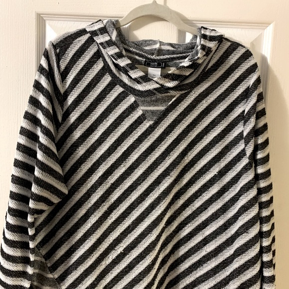 Lark Lane 3x hooded top - Picture 3 of 8